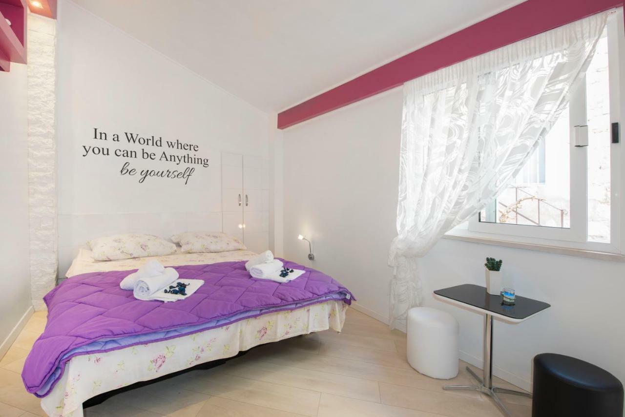 Cute Little Apartment In The Old Town Split Buitenkant foto